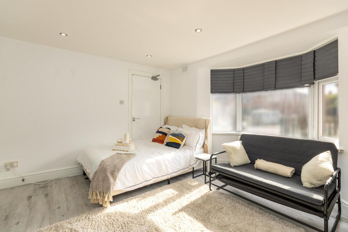 Luxury Long With Free Parking